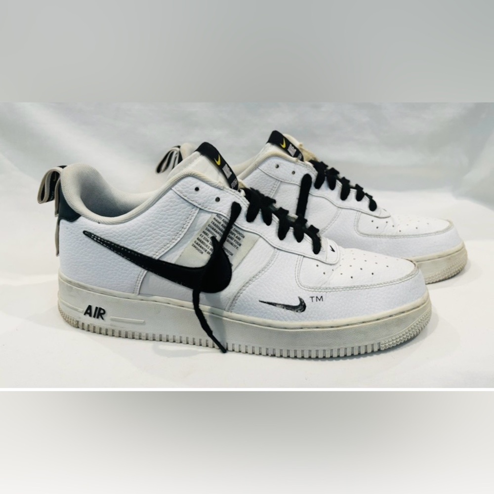 Nike Air Force 1 Low Utility
White Black